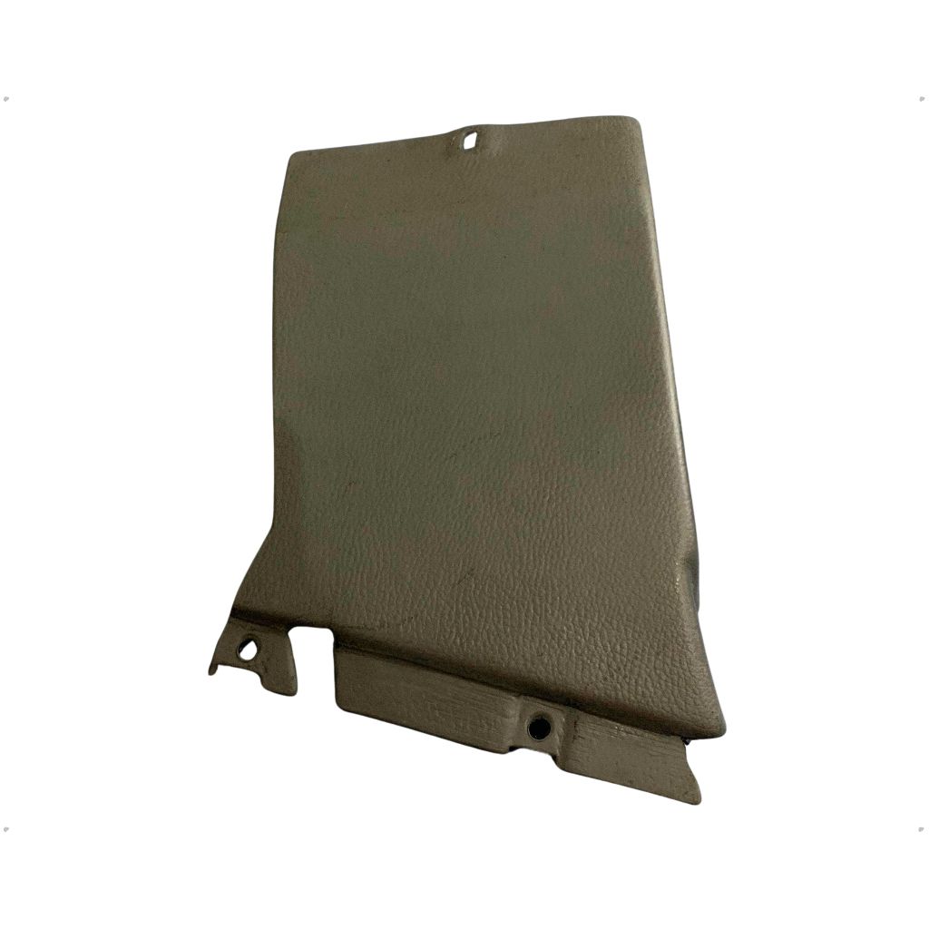 Acabamento Painel Dianteiro Inferior LE Cinza para Caminhão Ford Cargo 815 712 814 2421 2421 4031