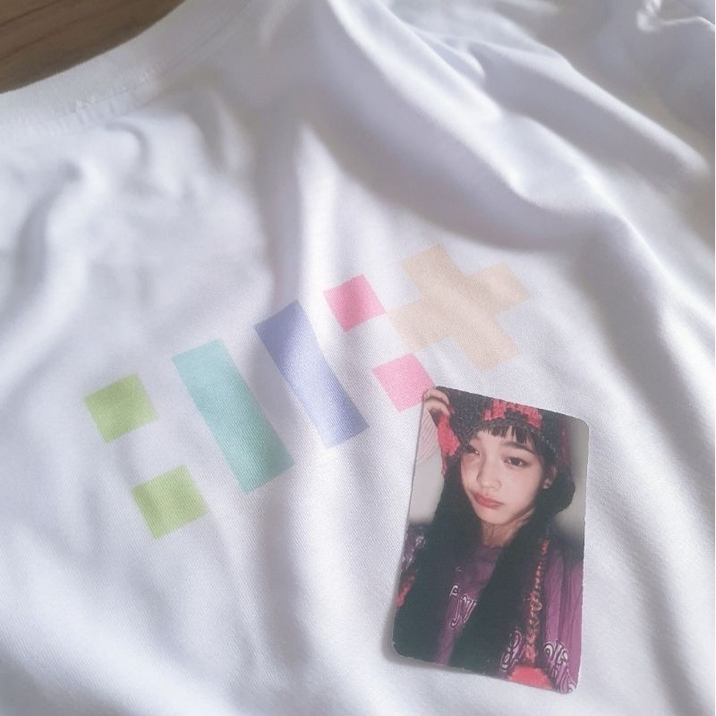 Camiseta Unissex ILLIT 'Magnetic' Super Real Me KPOP aesthetic