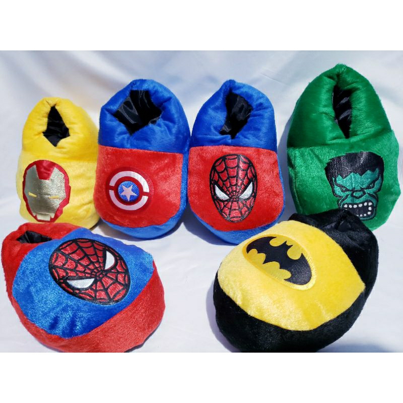 Sapatos pantufas em pelúcia infantil antialérgico e antiderrapante do P ao G fofinha para criança menino personagens