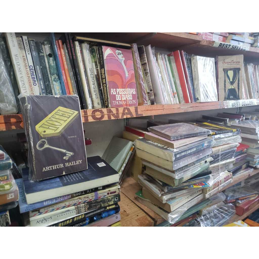1 Quilo de Livros Usados Monte Sua Biblioteca Autores Temas Aleatórios Variados É Muito Barato por pouco Dinheiro em Oferta na Shopee
