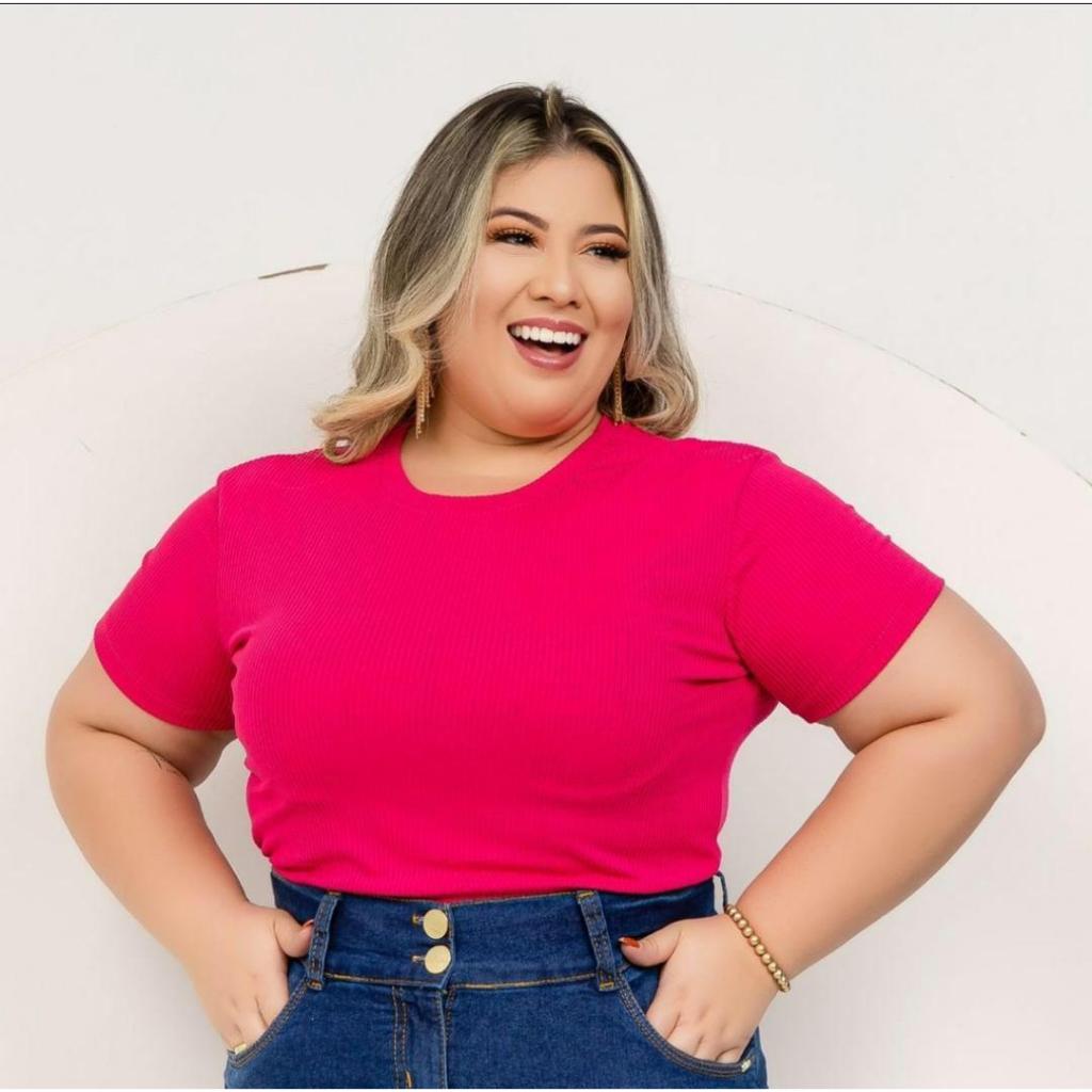 Kit 2 T-Shirts Básicas Plus Size - Malha Canelada Premium, Conforto e Estilo do 44 ao 52!