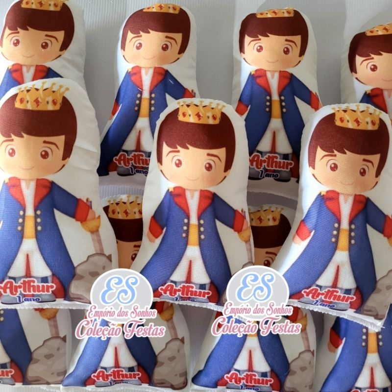Almofada Rei Arthur personalizadas para lembrancinha de aniversário festa batizado