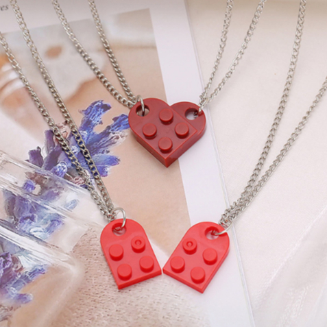 Colar Metadinha Coração: Onde Comprar | BuscaProdutos