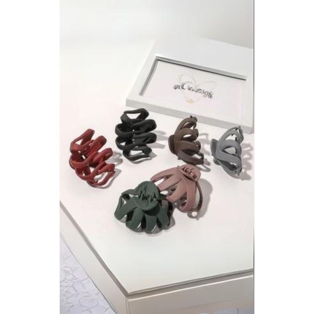 Kit Mini Piranha Preta ou Coloridas Cartela com 6 Unidades MODELOS SORTIDOS