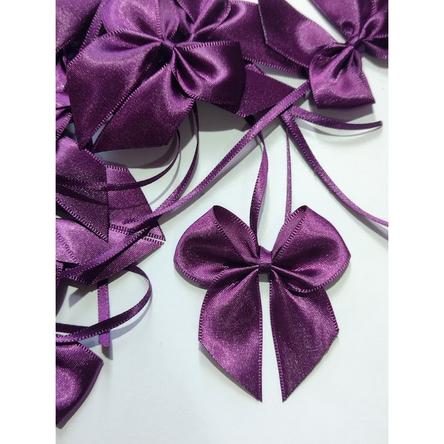 Laço Lacinho de Cetim Nº5 Plus 6x6cm com Fita para amarração - 10 unidades -  Decorações de doces, mesas, bolas e esferas acrílicas, caixa milk, personalizados e lembrancinhas em Oferta na Shopee