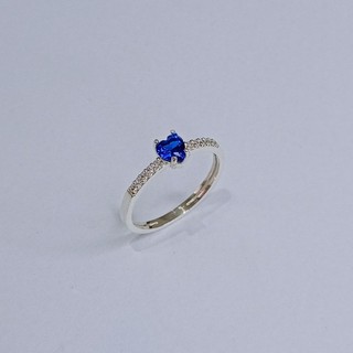 ANEL MODELO CORAÇÃO PRATA 925- PEDRA AZUL SAFIRA