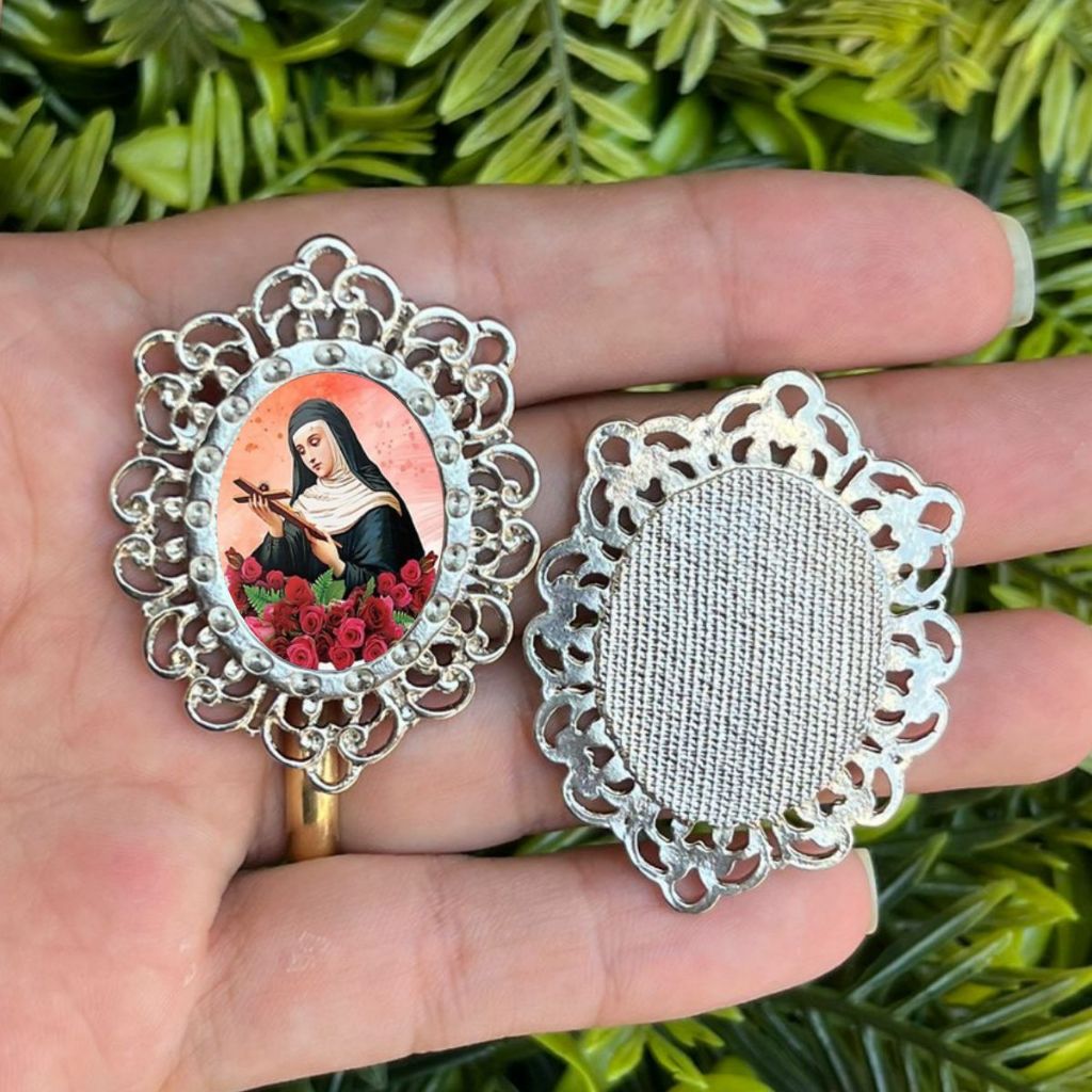 Relicário Grande para Terço Resinado Níquel - Diversos Santos disponíveis em Oferta na Shopee