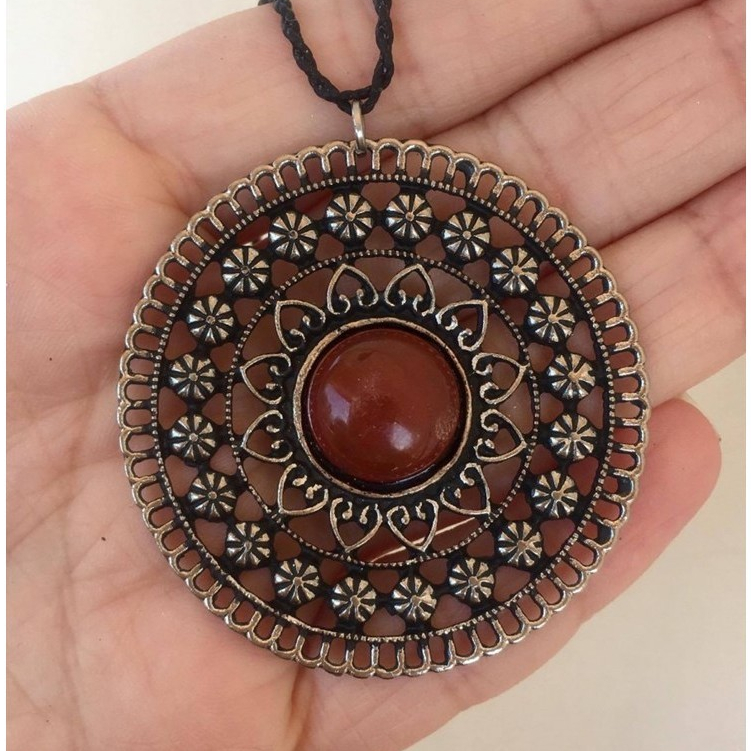 Colar mandala Prateada com Pedra Ágata de Fogo