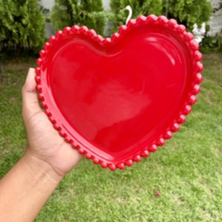 Prato formato coraçaoa Acrílico com borda de bolinhas Vermelho 25cm x 22 cm x 2cm em Oferta na Shopee