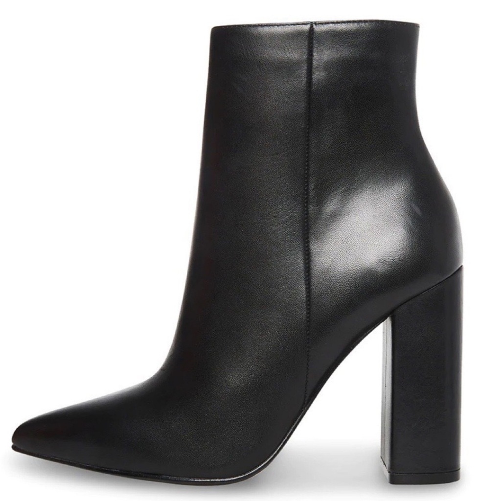 Bota Ankle Boot Preta Feminina Cano Curto Bico Fino Salto Grosso Couro