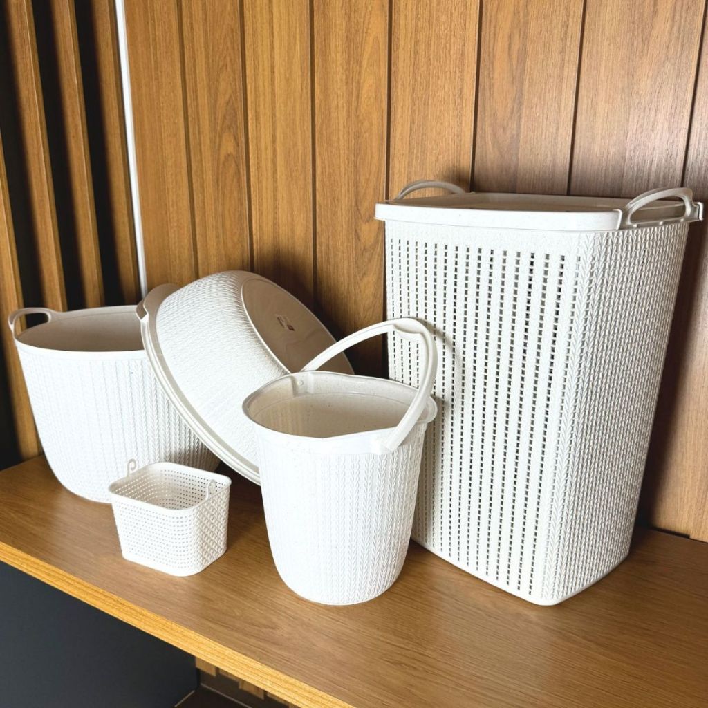 Kit Completo de Organização: Cestos, Balde, Bacia e Cesta de Trama Branca - Solução Ideal para Lavanderia