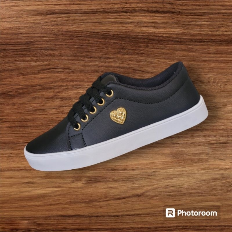 Tênis coração sz casual leve macio e barato  lançamento em promoção (envio imediato) em Oferta na Shopee