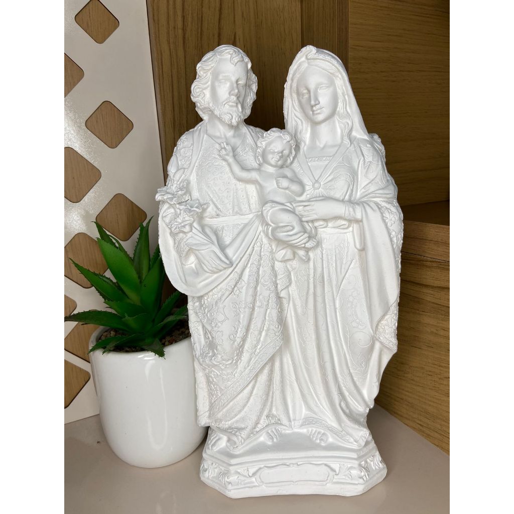 Sagrada Familia em Gesso Cru em Oferta na Shopee