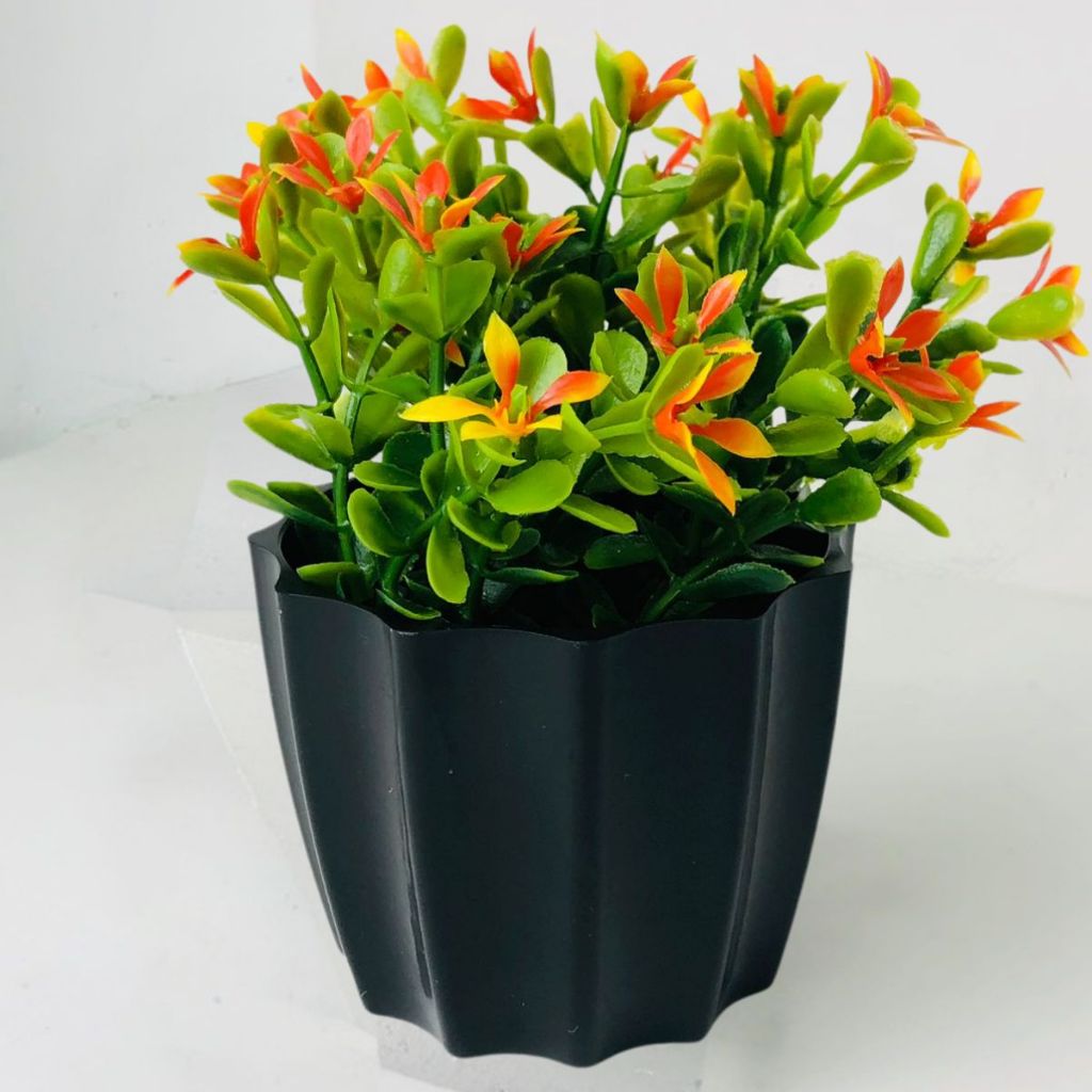 Vasinho de melamina com folhagem de eucalipto artificial para decoração