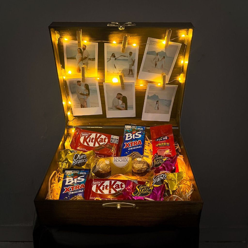 Detalhes do Caixa com fotos e Chocolates / Caixa de Presente para Namorados Aniversário de Namoro e Casais