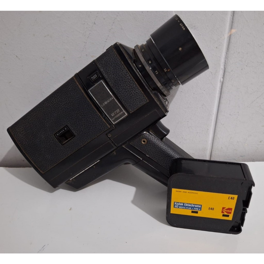 Camera Antiga Super 8 Chinon 872 Auto Zoom Made in Japan 1971 Acompanha Fita Kodak E40 Ektachrome