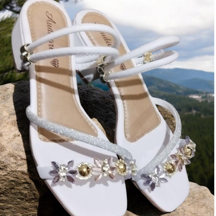 SANDALIA SALTO UM LUXO DE PEDRARIA COM STRASS em Oferta na Shopee
