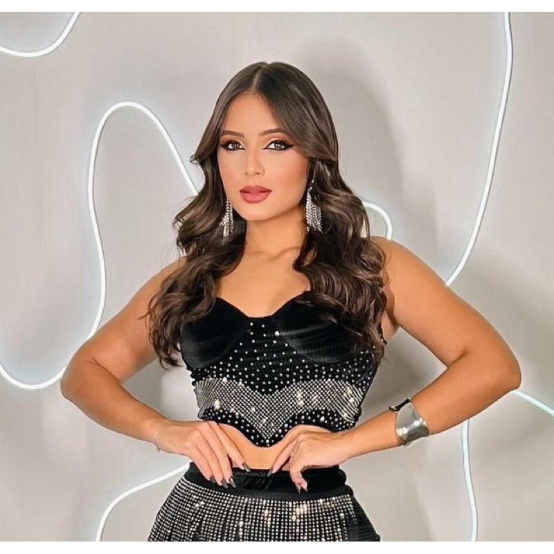 Cropped em veludo com brilho aplicações em strass novidade lançamento moda country rodeio festa balada