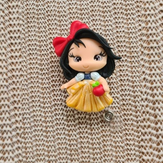 Porta-crachá Retrátil Personagens em Biscuit em Oferta na Shopee