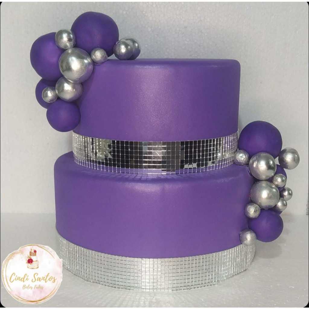 Bolo Fake 15 Anos Roxo - Comprar com Melhor Preço em Padaria