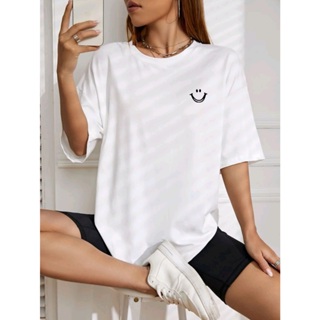 Camiseta T-Shirt feminino 100% algodão casual ombro caído com sorriso estampada em Oferta na Shopee