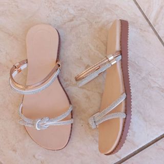 Sandália Plana Confortável Rasteirinha Feminina com Strass em Oferta na Shopee