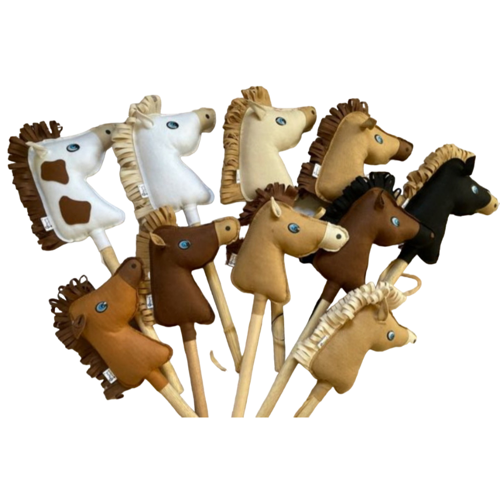 2 cavalinhos de pau em feltro 95 cm em Oferta na Shopee