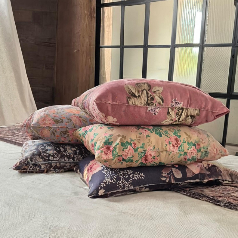 Kit 3 Travesseiros Cheio Estampas Sortidas Grande Macio Fofinho