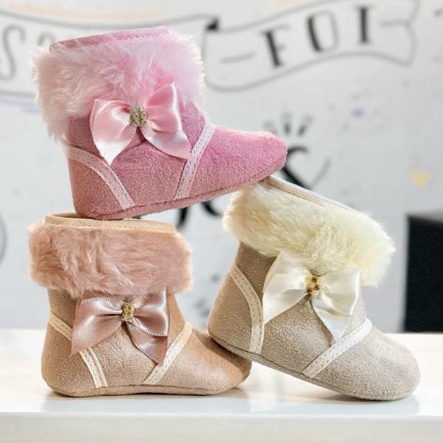 Bota para Menina RN 0 a 12 Meses Laço Cetim pelucia