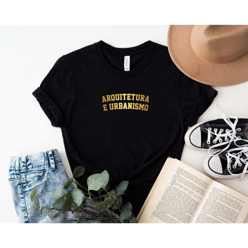 Blusa T-shirt Feminina Arquitetura e Urbanismo Preta com Dourado