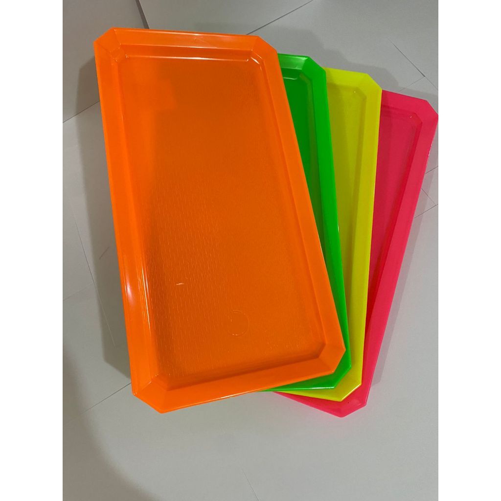 Kits de 8 UNIDADES 4 Bandeja Retangular Decorada Coração Luxo 30x16 + Kits de 4 unis VASO GREGO Neon