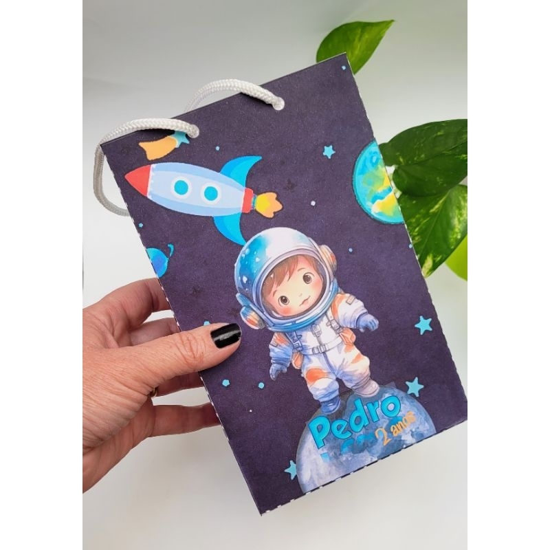 10 Sacolas Surpresa Lembrancinhas Sacolinhas Personalizadas 20 cm Astronauta, Stitch, Minnie, diversos temas