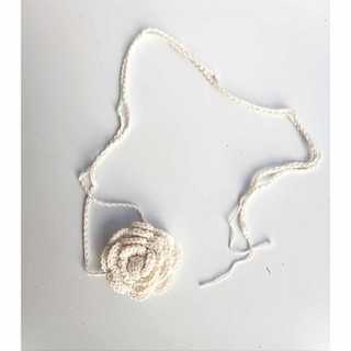 Choker de Flor em Croche, ideal para Criar looks Elegantes e Charmosos.