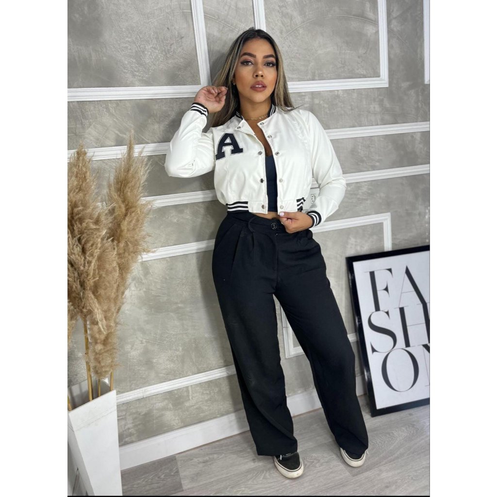 Jaqueta Bomber Colegial  Toda em Couro letra A e B Moda blogueira