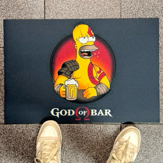 Tapete capacho para porta de entrada - Homer Simpsom God of Bar ( god of war )