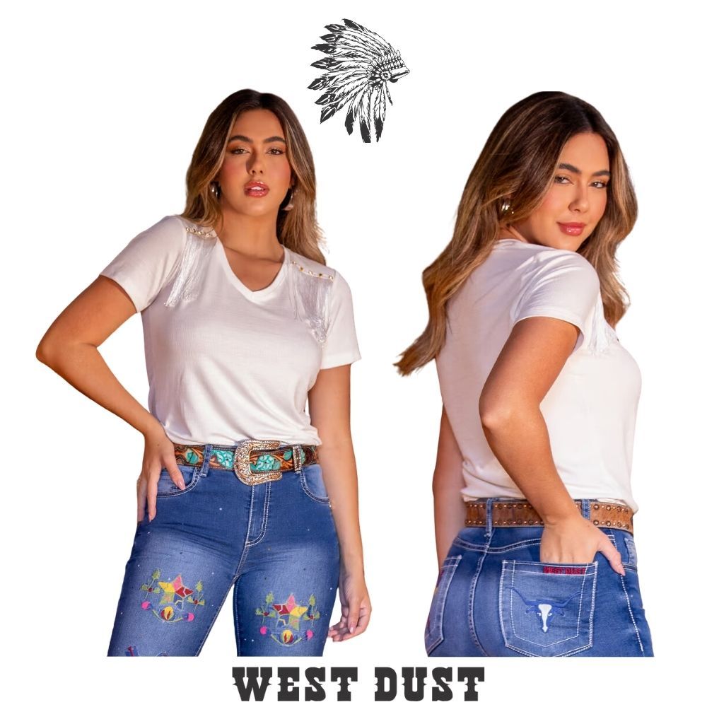 Camiseta T-Shirt Feminina Off White Com Pedras Brilhantes e Franja Nos Ombros Elegante Ideal Para Rodeio Ref.TS29359