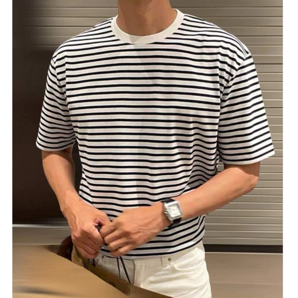 Camiseta listrada masculina gola redonda multicores, confortável, respirável, simples e moderna 0973