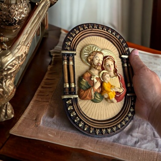 Sagrada Família 25cm RETRÔ C/ Revelo 3D Jesus Maria Jose Pintura Artesanal Gesso para Parede Decorativo em Oferta na Shopee