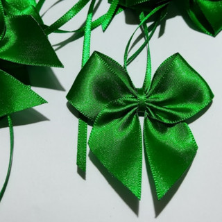 Laço Lacinho de Cetim Nº5 Plus 6x6cm com Fita para amarração - 50 unidades - Decorações de doces, mesas, bolas e esferas em Oferta na Shopee
