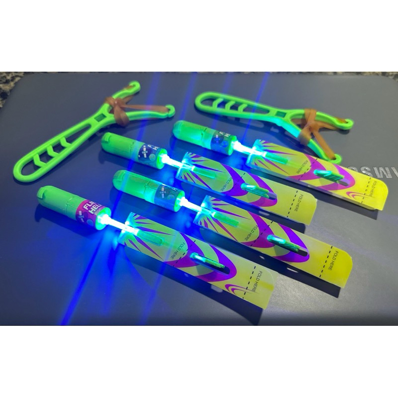 Kit 2 Estilingue foguete, helicóptero Girocóptero voa verdade led, Bateria Inclusa, Brincar Ar livre, Diversão e Alegria