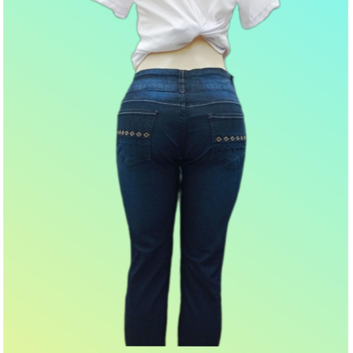 Calça Jeans carbono II Bordado no Bolso.