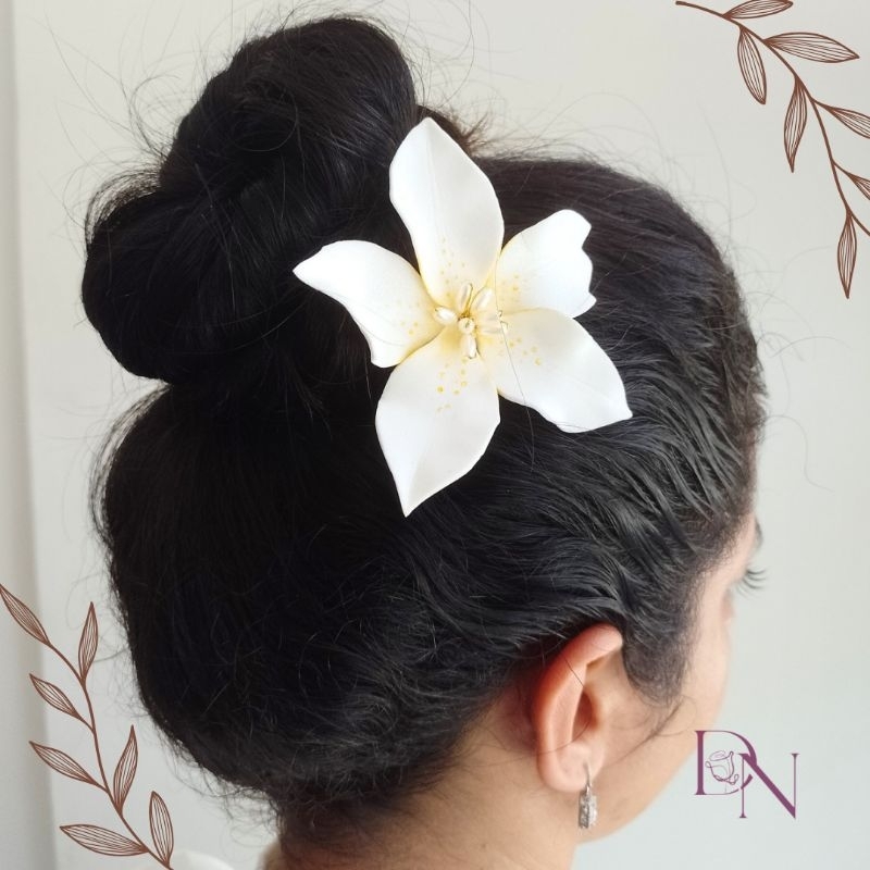 Arranjo de cabelo Lírio noiva intimista