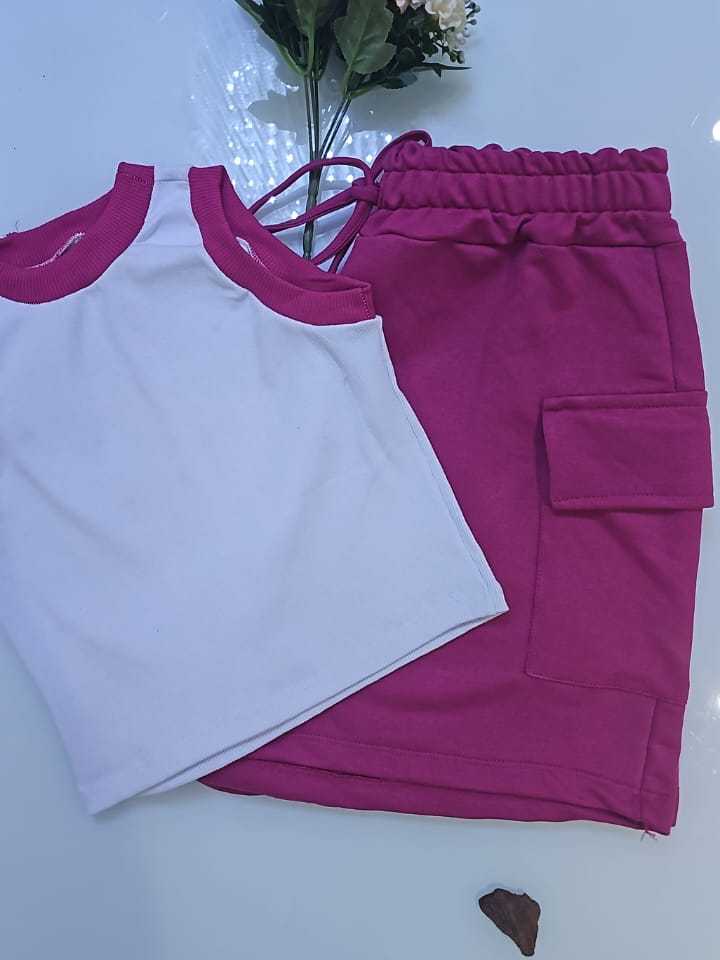 Conjunto Esmeralda - Shorts Cargo Cos alto e Blusinha Ribana Bicolor