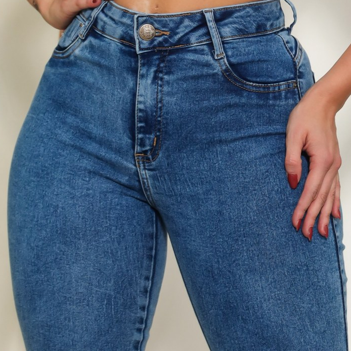 Calça jeans Feminina cós alto com lycra levanta bumbum lisa c/elastano modeladora premium em Oferta na Shopee