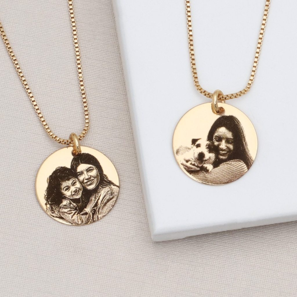 Colar cordão feminino pingente personalizado com foto gravação e nome banhado a ouro 18k presente