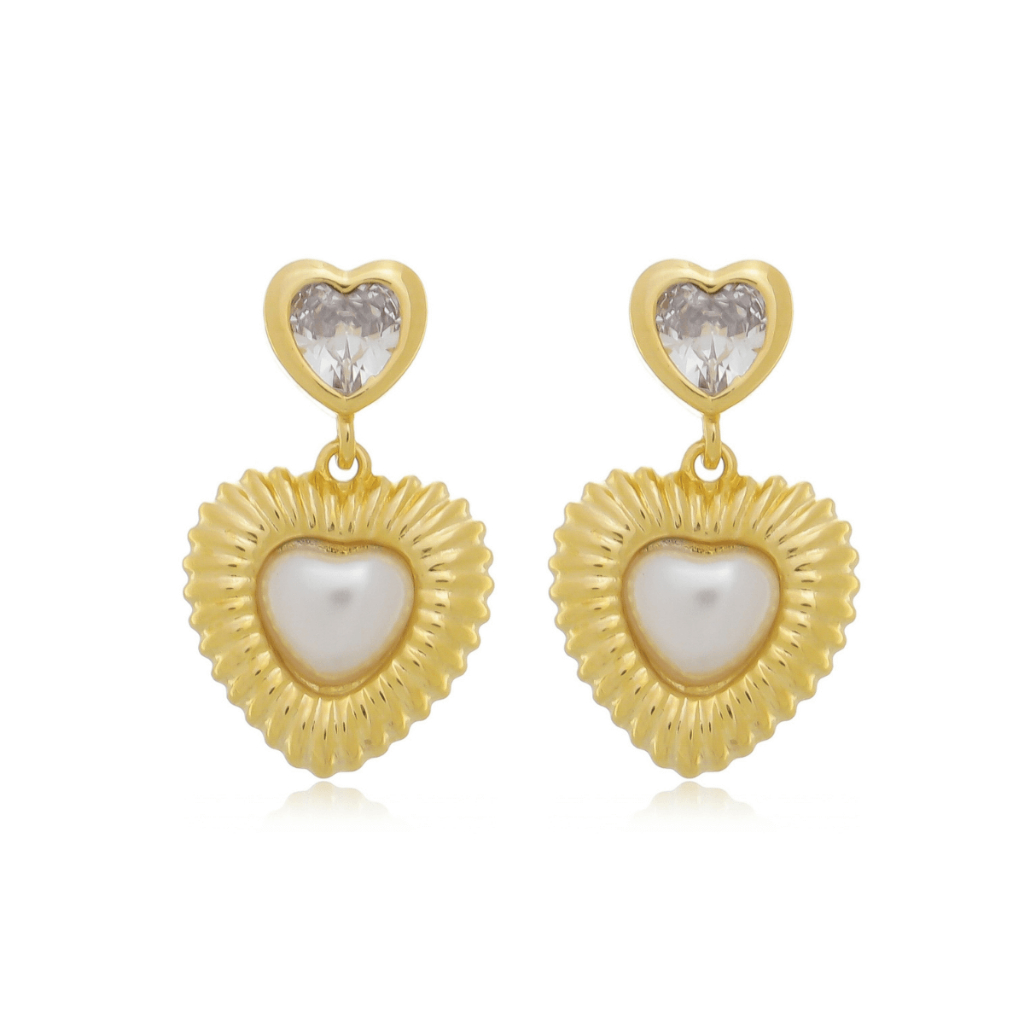 Brinco Feminino Base Coração Com Zircônia e Pêndulo Coração Com Coração Pérola Folheado a Ouro 18K