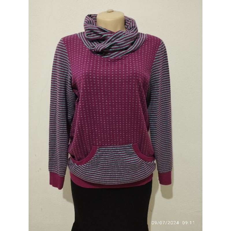 Blusa de frio, roxa com azul listrado, G, usada
