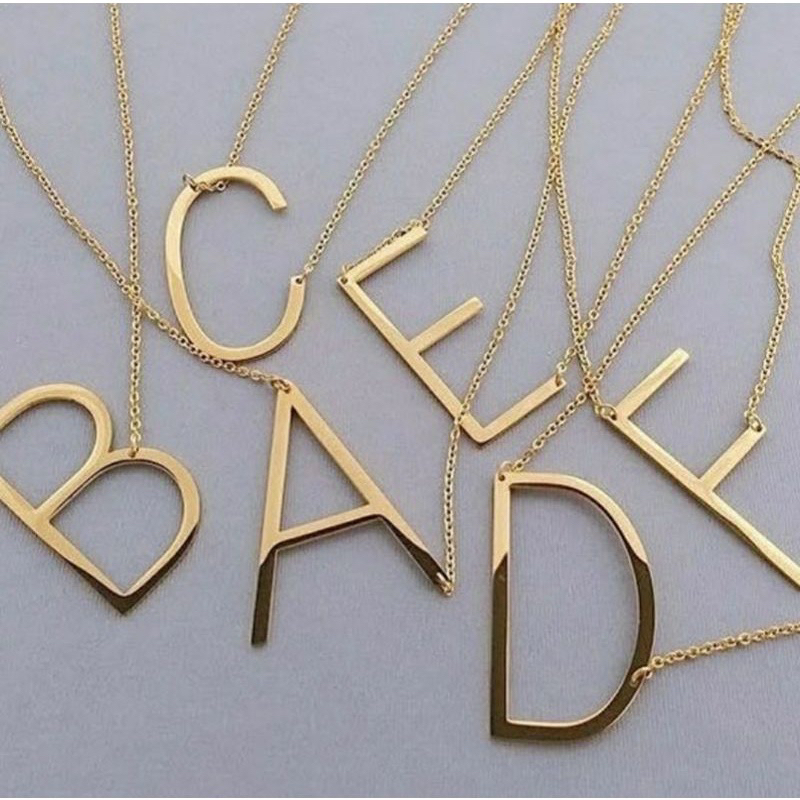 Colar Letra Lisa Grande Folheado Inicial Folheado. em Oferta na Shopee
