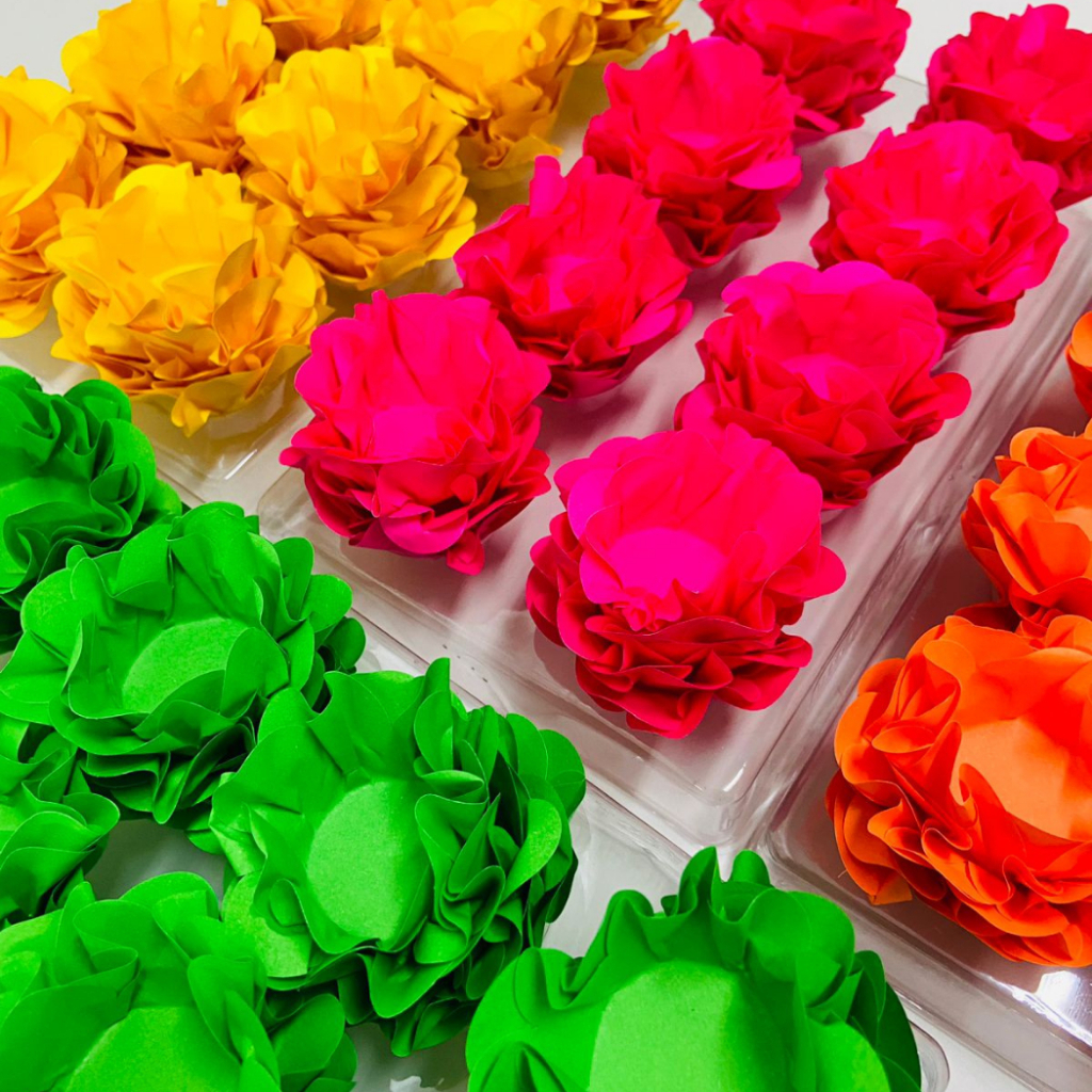 120 Forminhas CORES VARIADAS para Doces Finos Style Formato Flor - Para Festa Casamento Aniversário