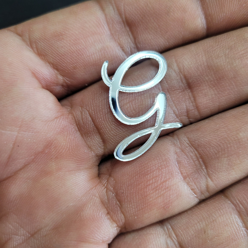 Letra autocolante acrílico prata 2,5cm aplique — imagem 2 de 2